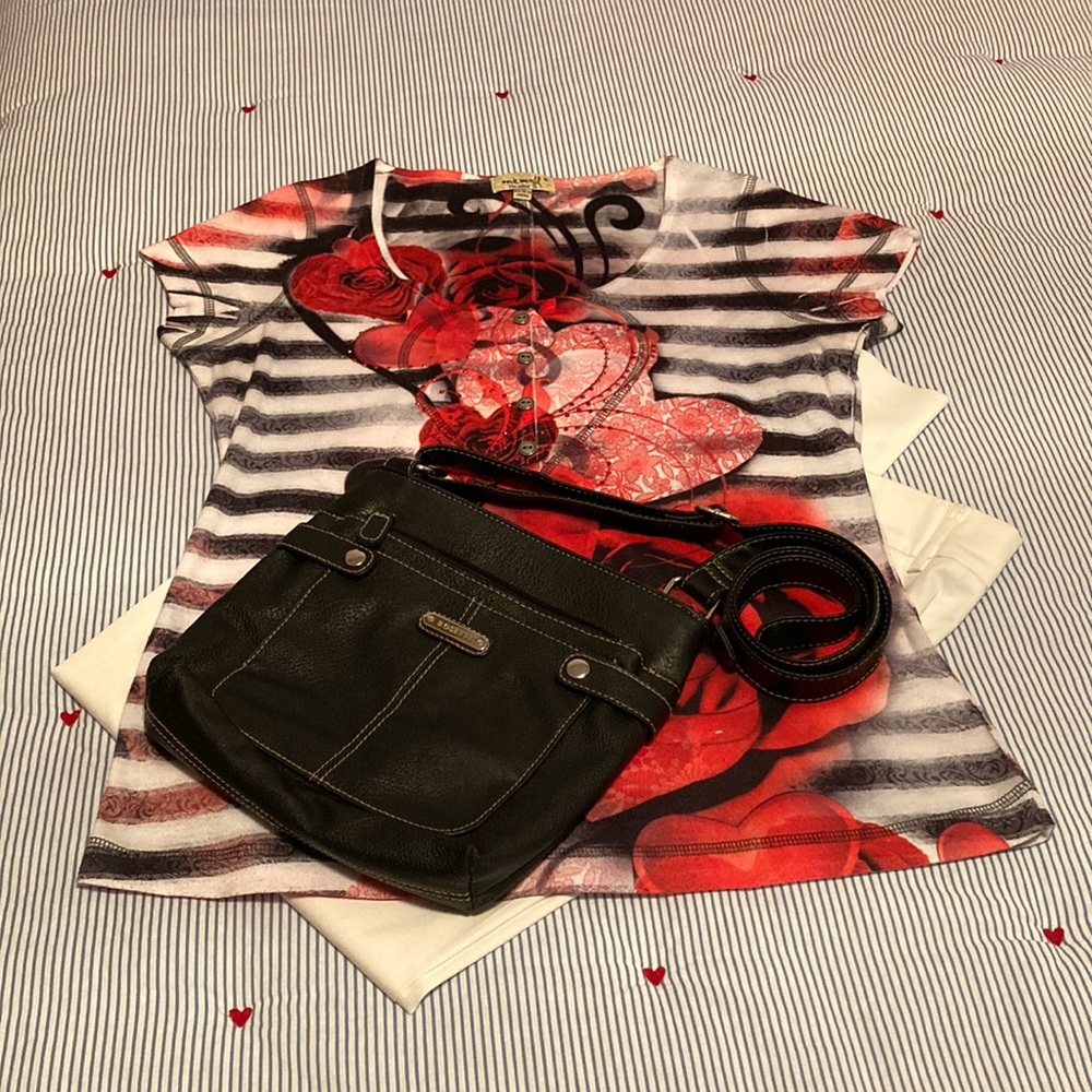 One World Red Black White Heart Rose Floral Cap Sleeve Top - Sz S
